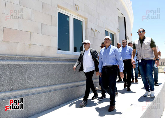 رئيس الوزراء يتفقد مدينة الثقافة والفنون بالعلمين الجديدة  (12)