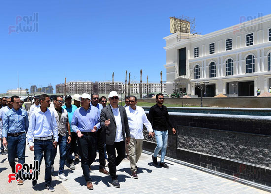 رئيس الوزراء يتفقد مدينة الثقافة والفنون بالعلمين الجديدة  (27)
