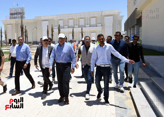 رئيس الوزراء يتفقد مدينة الثقافة والفنون بالعلمين الجديدة  (18)