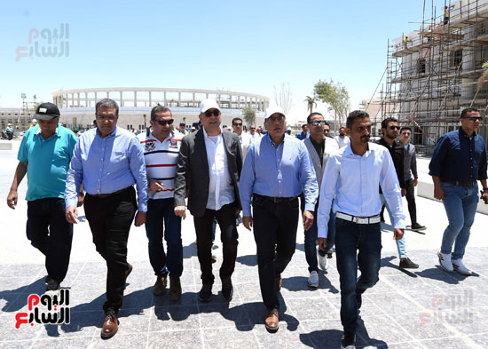 رئيس الوزراء يتفقد مدينة الثقافة والفنون بالعلمين الجديدة  (17)