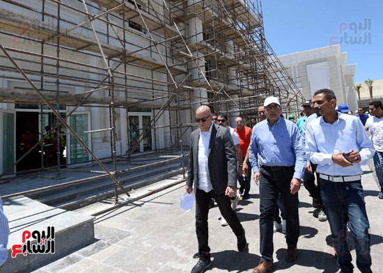 رئيس الوزراء يتفقد مدينة الثقافة والفنون بالعلمين الجديدة  (22)