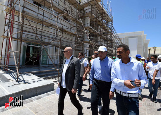 رئيس الوزراء يتفقد مدينة الثقافة والفنون بالعلمين الجديدة  (23)