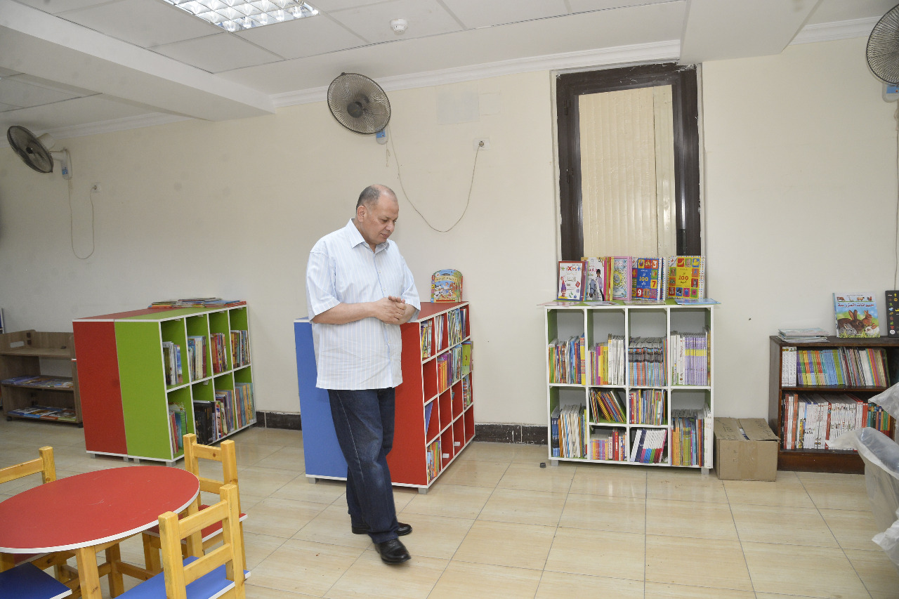 محافظ أسيوط يتفقد الأعمال النهائية لتطوير فرع مكتبة مصر العامة (11)