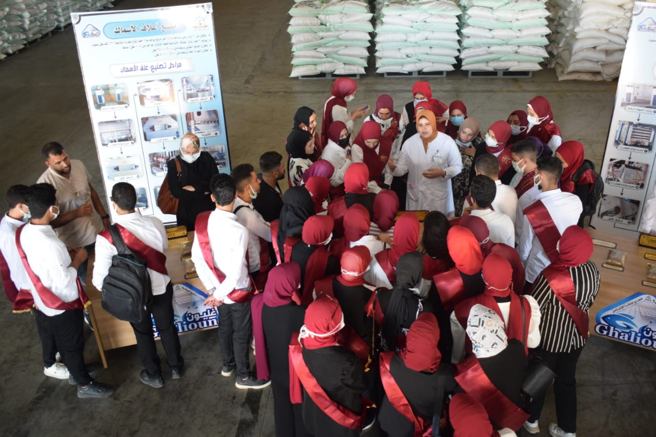 زيارة طلاب وطالبات جامعة كفر الشيخ بمصنع الاعلاف بمزرعة غليون