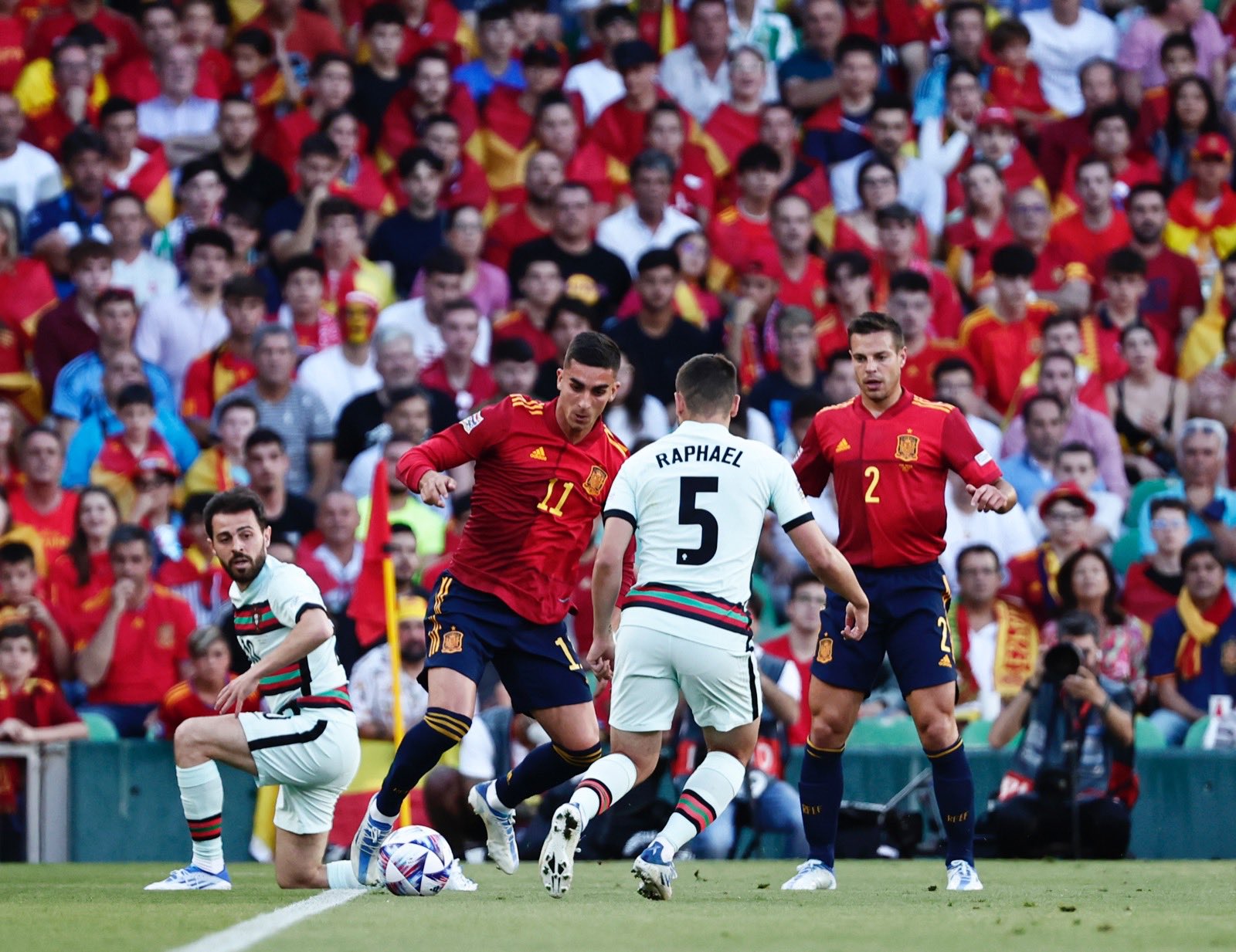 إسبانيا ضد البرتغال (10)