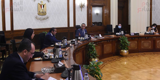 مصطفى مدبولى يلتقى الرئيس التنفيذى لمجموعة شركات الفطيم (3)