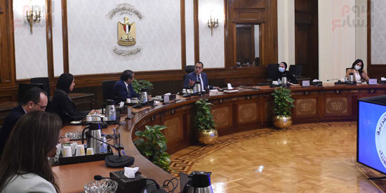 مصطفى مدبولى يلتقى الرئيس التنفيذى لمجموعة شركات الفطيم (2)