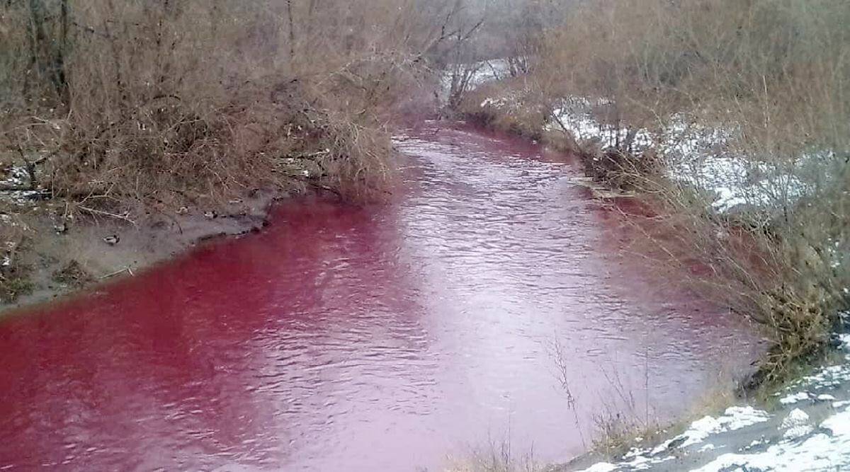 النهر الأحمر