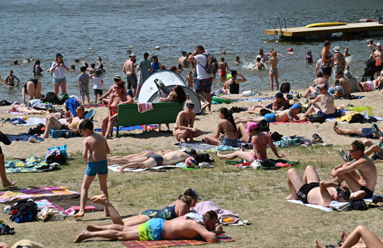 سكان بولندا على الشواطئ