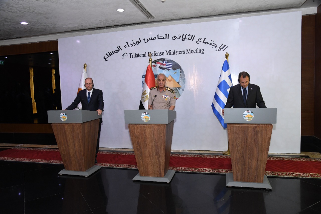 إجتماع ثلاثى لوزراء دفاع مصر وقبرص واليونان (2)