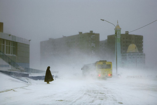 المدينة الروسية يهيمن عليها الجليد