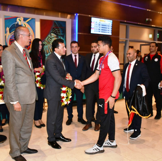وزير الرياضة يستقبل أبطال المشروع القومى للموهبة والبطل الأوليمبى (16)