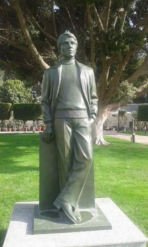 تمثال عبد الحليم حافظ