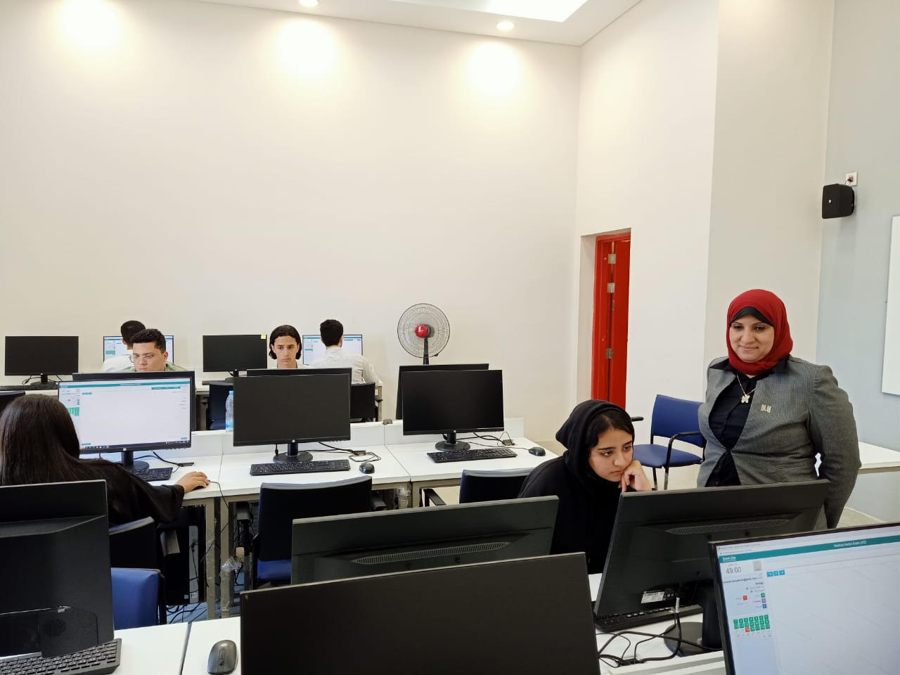انطلاق اختبارات قبول الطلاب بالجامعات الأهلية بجامعة المنصورة الجديدة (9)