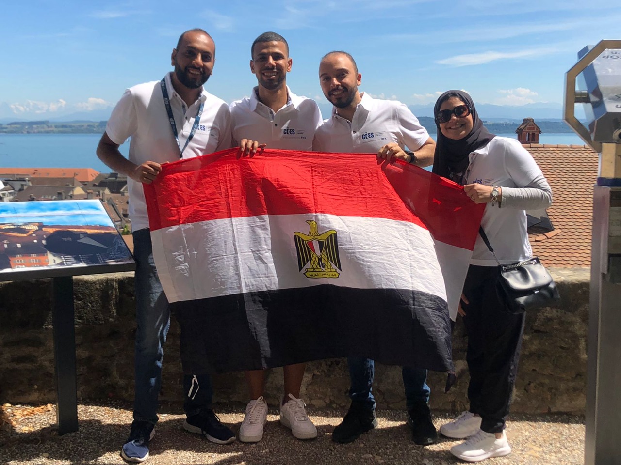 الفيفا يمنح المنتخب المصري الفائز بجائزة أفضل مشروع رياضي (5)