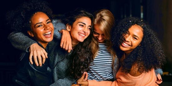 صورة اخرى لمجموعة فتيات صورة اخرى لمجموعة فتيات