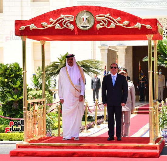 الرئيس السيسي وأمير قطر يستعرضان حرس شرف بقصر الاتحادية ومراسم استقبال رسمية (10)