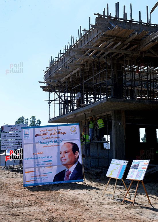 رئيس الوزراء يتفقد مشروعات مبادرة حياة كريمة بالغربية (11)