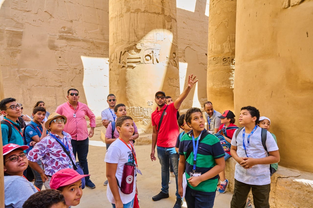 محاضرات وجولات لتوعية طلبة المدارس بأهمية التاريخ المصرى القديم (9)