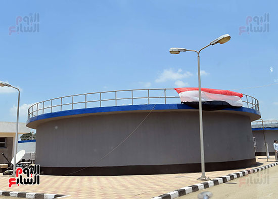 رئيس الوزراء يتفقد مشروعات الصرف وتبطين الترع (15)