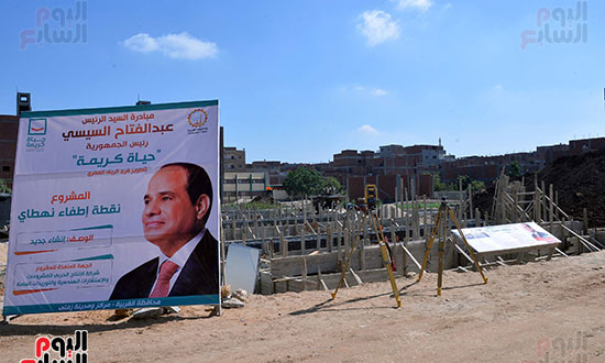 رئيس الوزراء يتفقد مشروعات مبادرة حياة كريمة بالغربية (3)