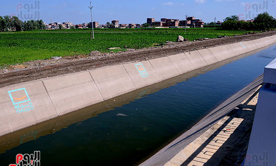 رئيس الوزراء يتفقد مشروعات مبادرة حياة كريمة بالغربية (4)