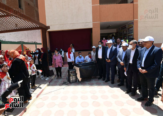 زيارة رئيس الوزراء لمدرسة نهطاى للتعليم الأساسى (16)