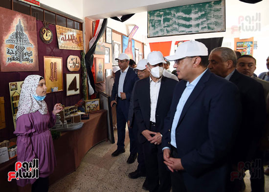 زيارة رئيس الوزراء لمدرسة نهطاى للتعليم الأساسى (13)