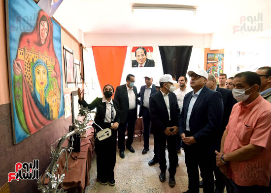 زيارة رئيس الوزراء لمدرسة نهطاى للتعليم الأساسى (11)