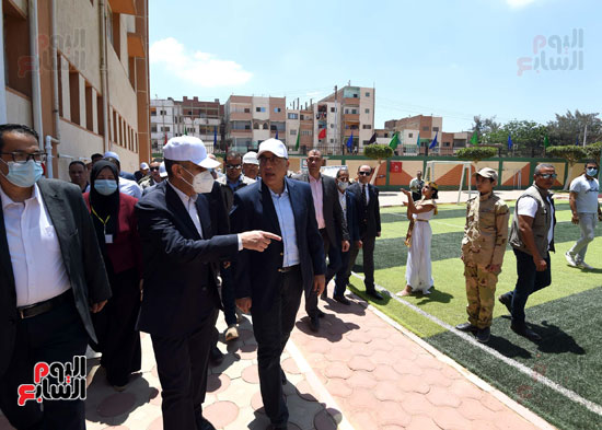 زيارة رئيس الوزراء لمدرسة نهطاى للتعليم الأساسى (7)