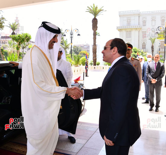 الرئيس السيسي وأمير قطر يستعرضان حرس شرف بقصر الاتحادية ومراسم استقبال رسمية (8)