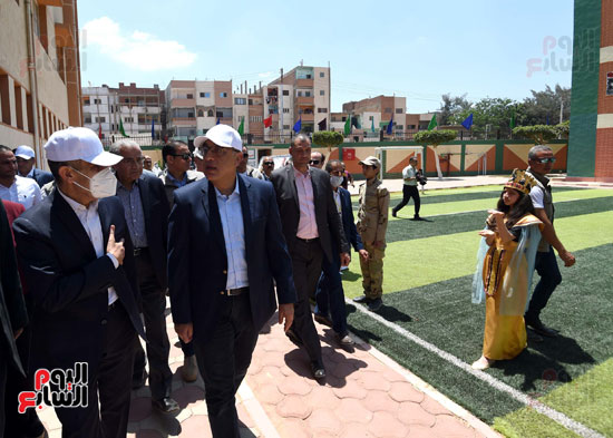 زيارة رئيس الوزراء لمدرسة نهطاى للتعليم الأساسى (8)