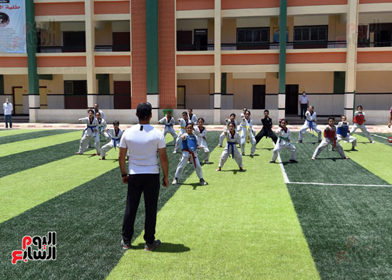 زيارة رئيس الوزراء لمدرسة نهطاى للتعليم الأساسى (22)