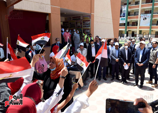 زيارة رئيس الوزراء لمدرسة نهطاى للتعليم الأساسى (20)