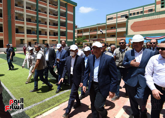 زيارة رئيس الوزراء لمدرسة نهطاى للتعليم الأساسى (23)