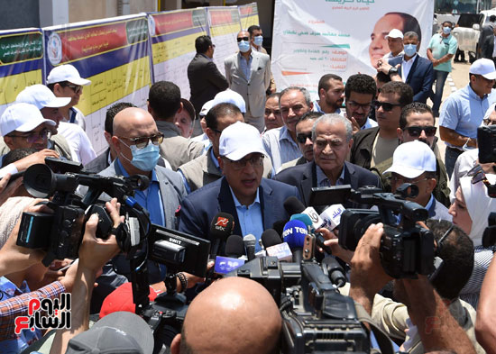 مؤتمر رئيس الوزراء (2)