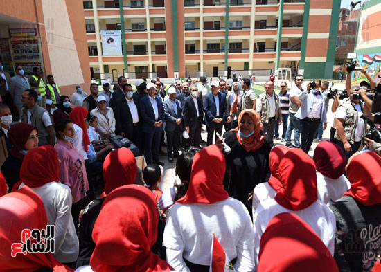 زيارة رئيس الوزراء لمدرسة نهطاى للتعليم الأساسى (17)