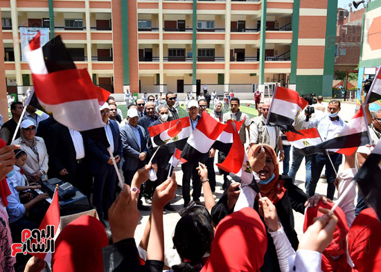 زيارة رئيس الوزراء لمدرسة نهطاى للتعليم الأساسى (18)