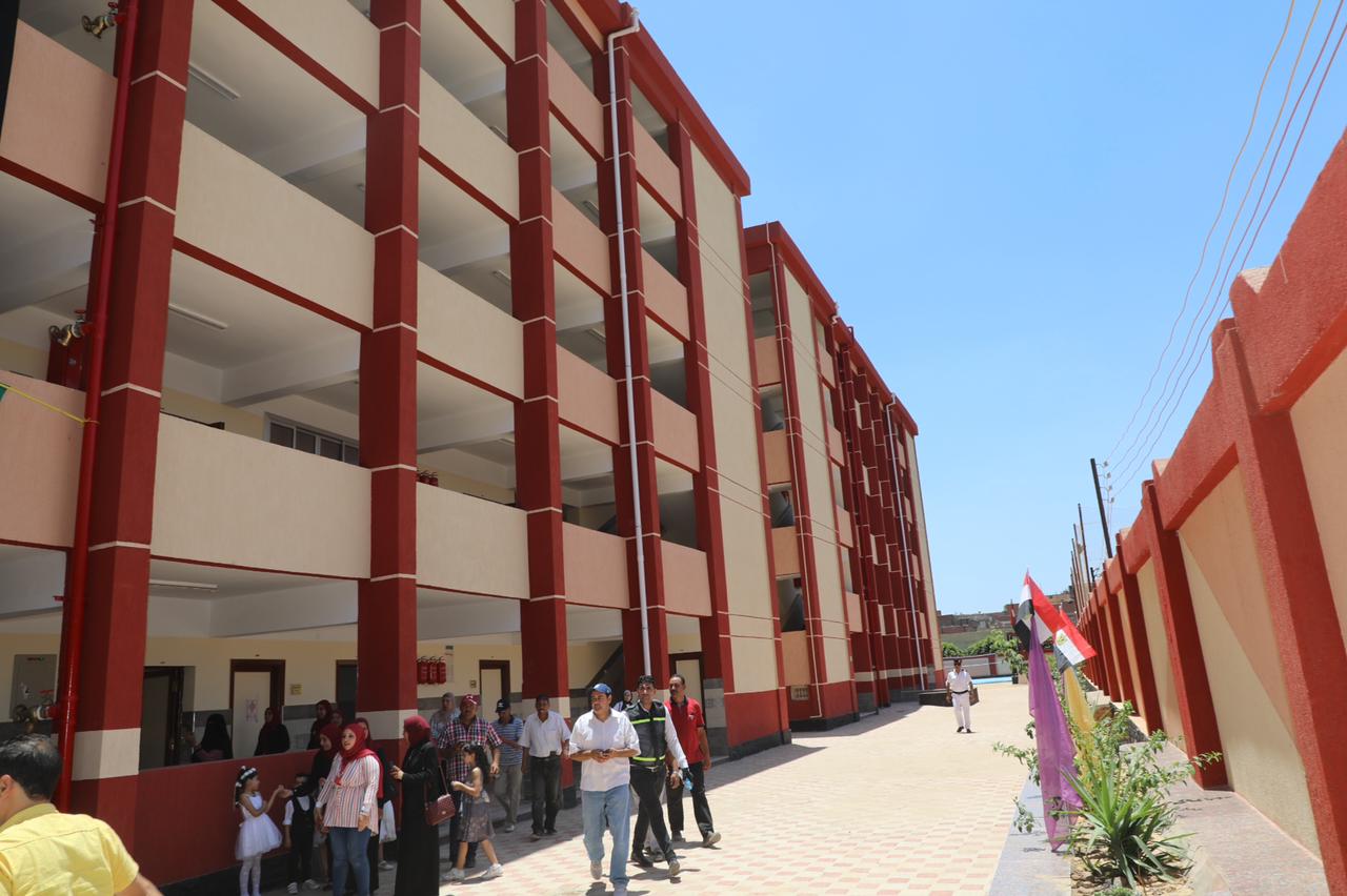 محافظ المنوفية يفتتح مدرسة اللواء مصطفى شنيشن الرسمية  (11)