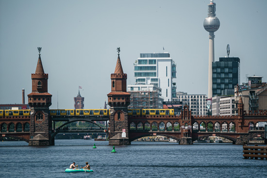 الاستمتاع تحت جسور برلين العريقة