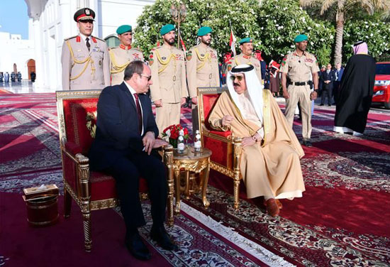 استقبال الرئيس السيسي في البحرين (1)
