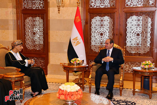 الرئيس السيسي ووزير خارجية عمان
