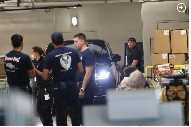 حالة ترافيس باركر خطيرة وابنته تطلب الدعاء وكورتني كاردشيان ترافقه