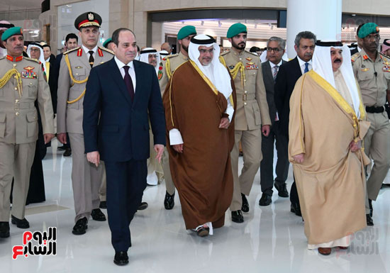 الرئيس السيسى يشارك الملك حمد بن عيسى فى افتتاح المبنى الجديد لمطار البحرين (2)