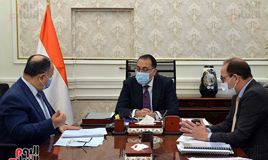 اجتماع رئيس الوزراء مع وزير المالية  (3)
