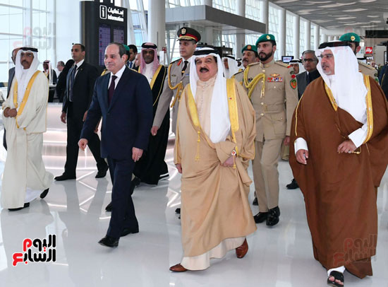 الرئيس السيسى يشارك الملك حمد بن عيسى فى افتتاح المبنى الجديد لمطار البحرين (3)