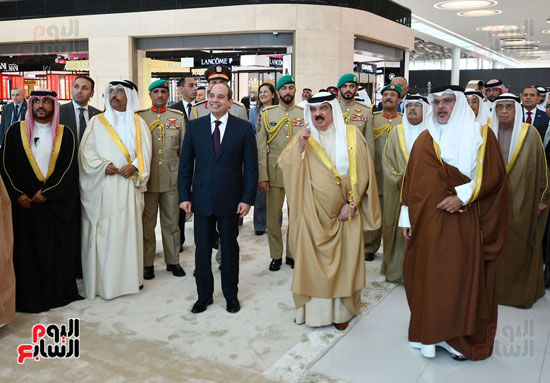 الرئيس السيسى يشارك الملك حمد بن عيسى فى افتتاح المبنى الجديد لمطار البحرين (1)