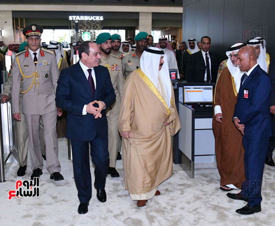 الرئيس السيسى يشارك الملك حمد بن عيسى فى افتتاح المبنى الجديد لمطار البحرين (11)