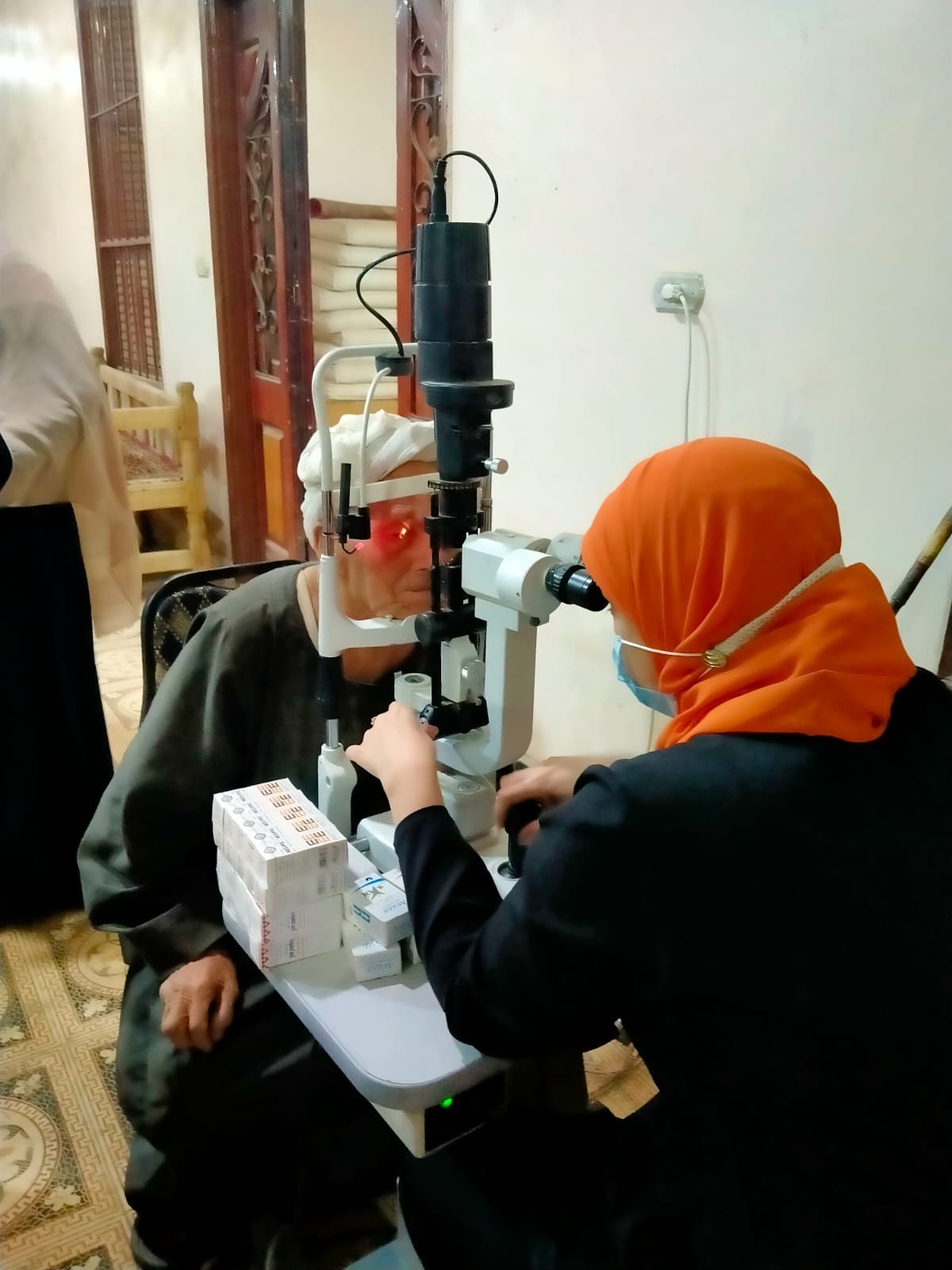 قافلة طبية للقومى للمرأة لدعم 127 مواطن بقرية المحاميد بحرى (3)