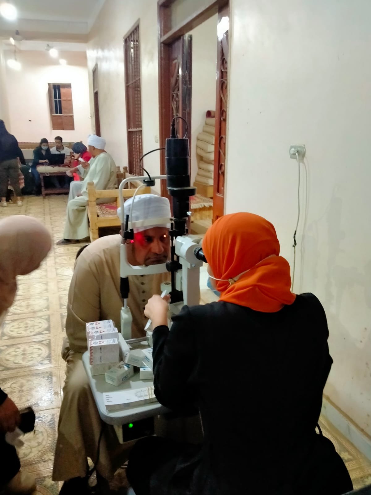 قافلة طبية للقومى للمرأة لدعم 127 مواطن بقرية المحاميد بحرى (5)